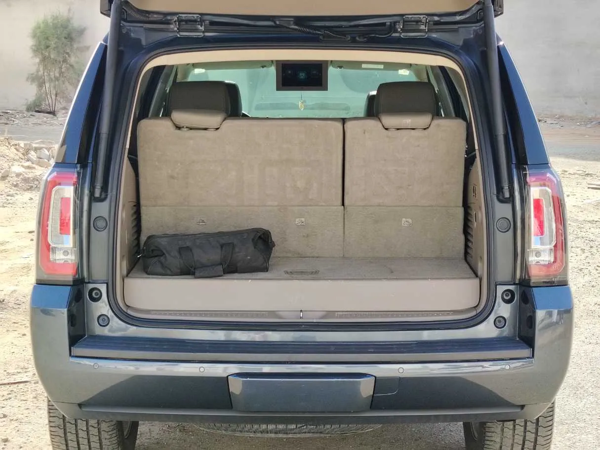 Car image 26