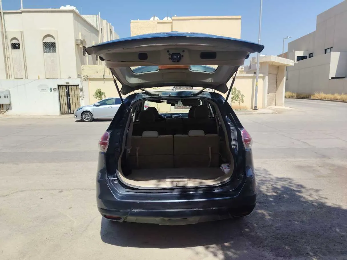 Car image 25