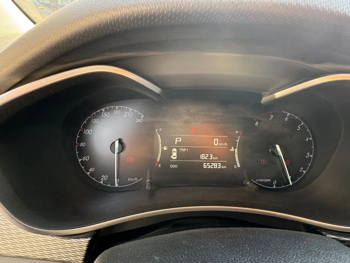 Car image 21