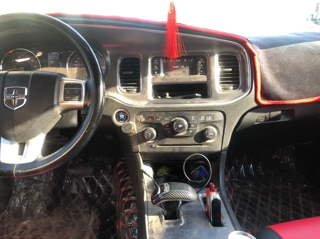 Car image 17