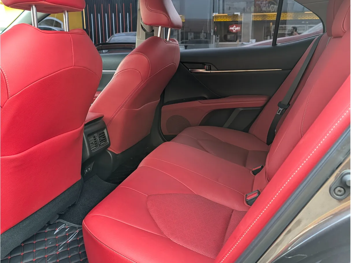 Car image 8