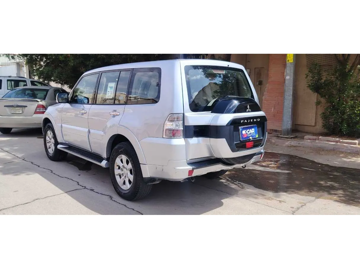 Car image 7