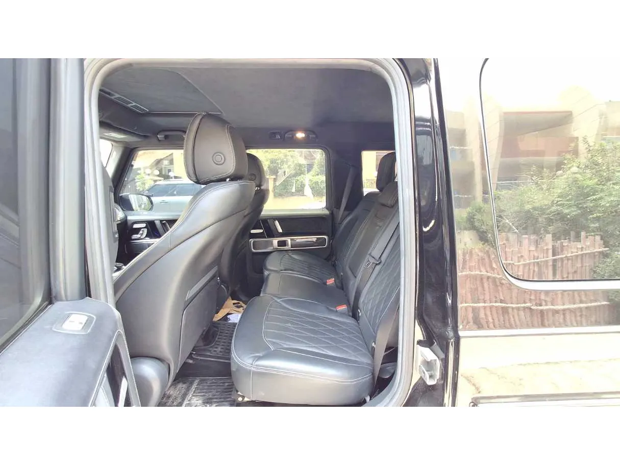Car image 12