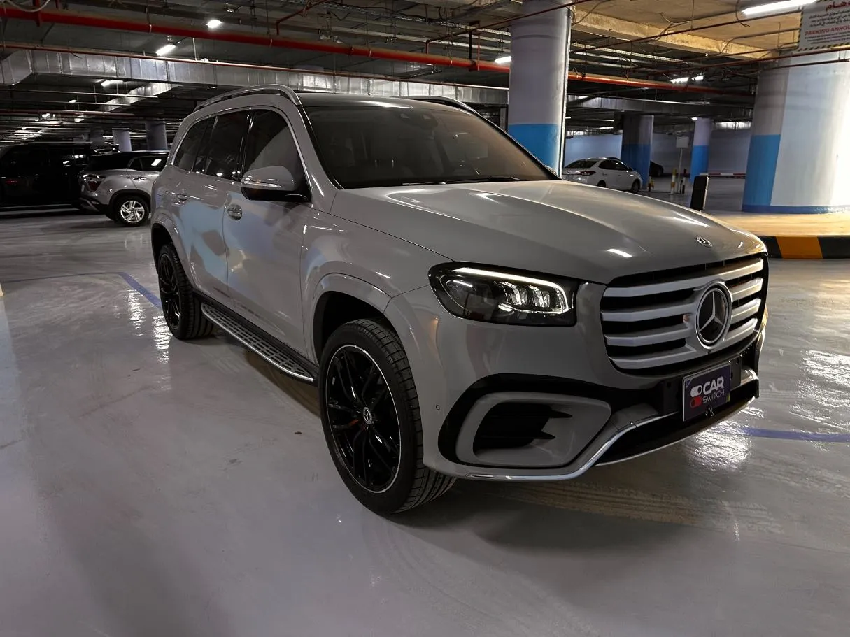 Car image 3