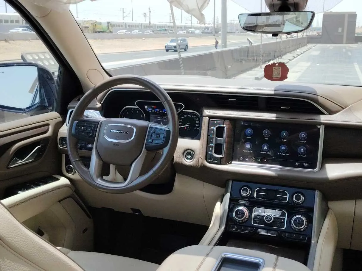 Car image 24