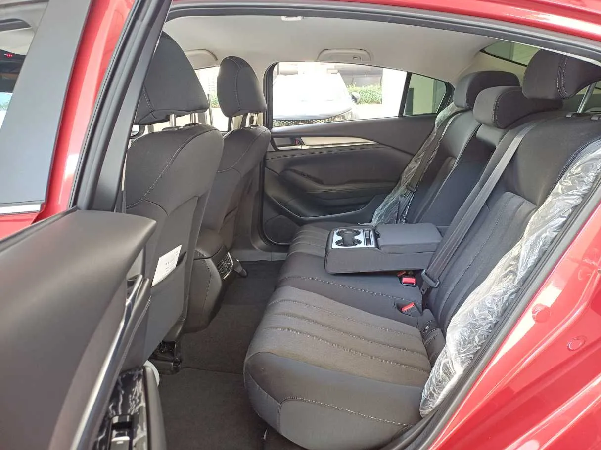 Car image 13