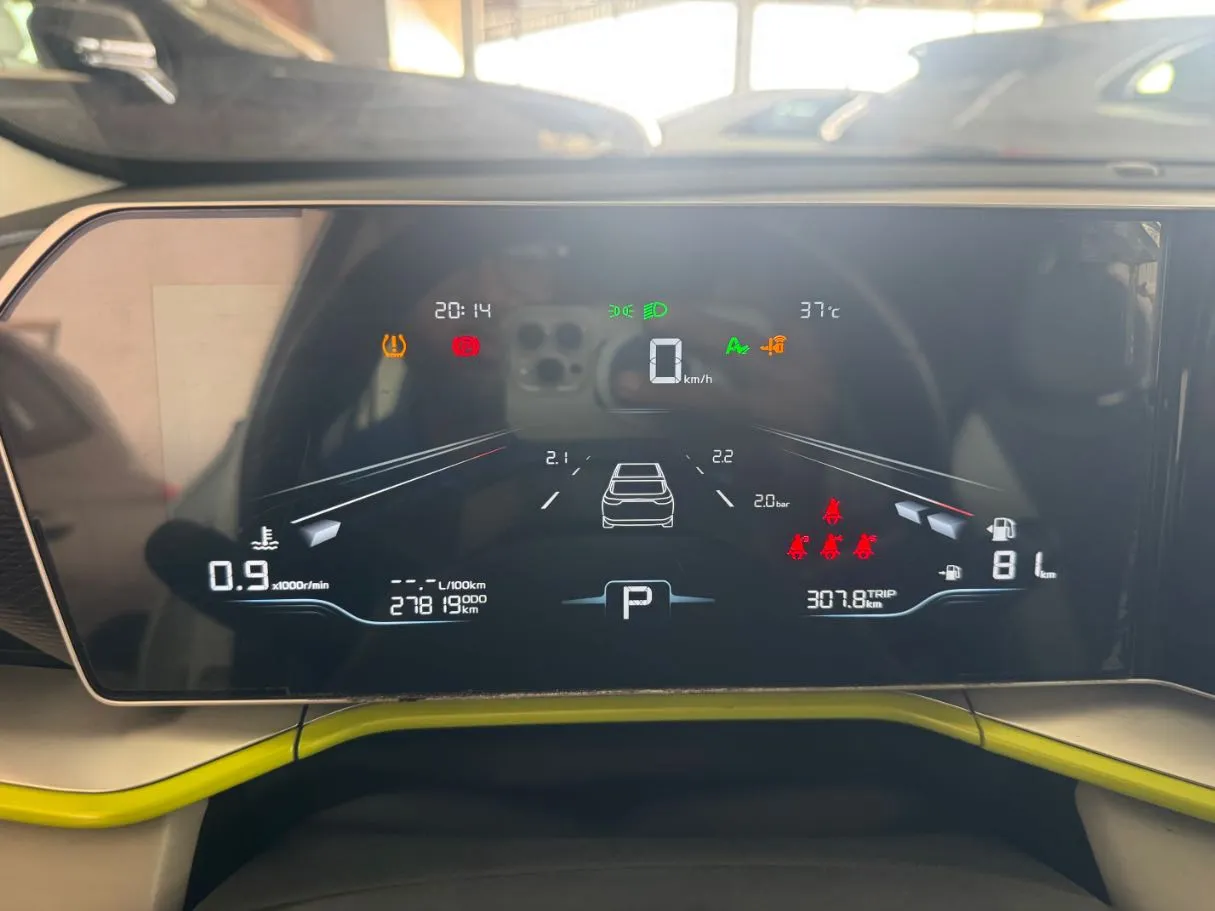 Car image 10