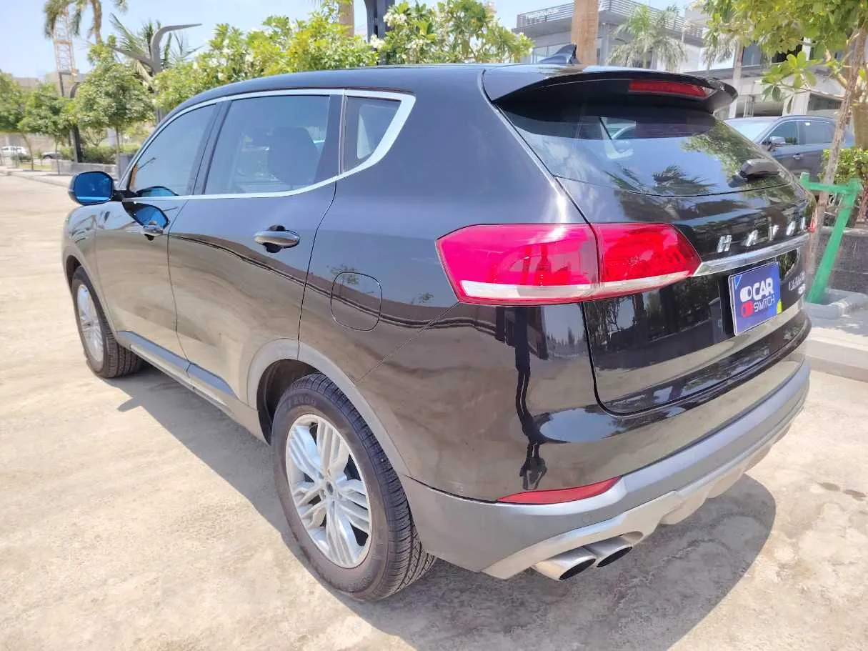 Car image 7