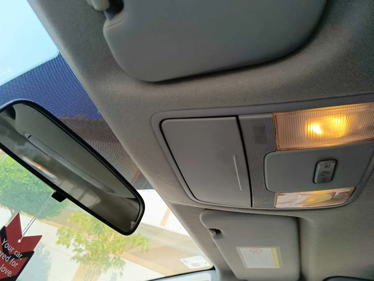 Car image 28