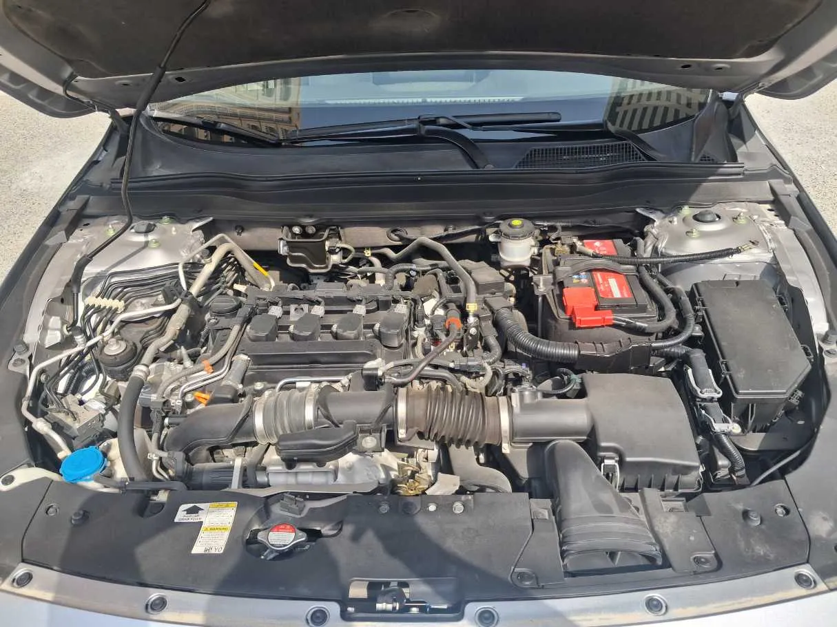 Car image 19