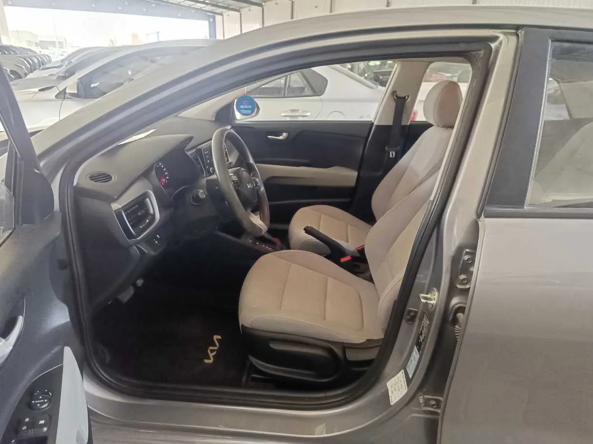 Car image 8
