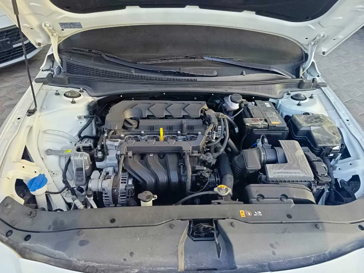 Car image 30