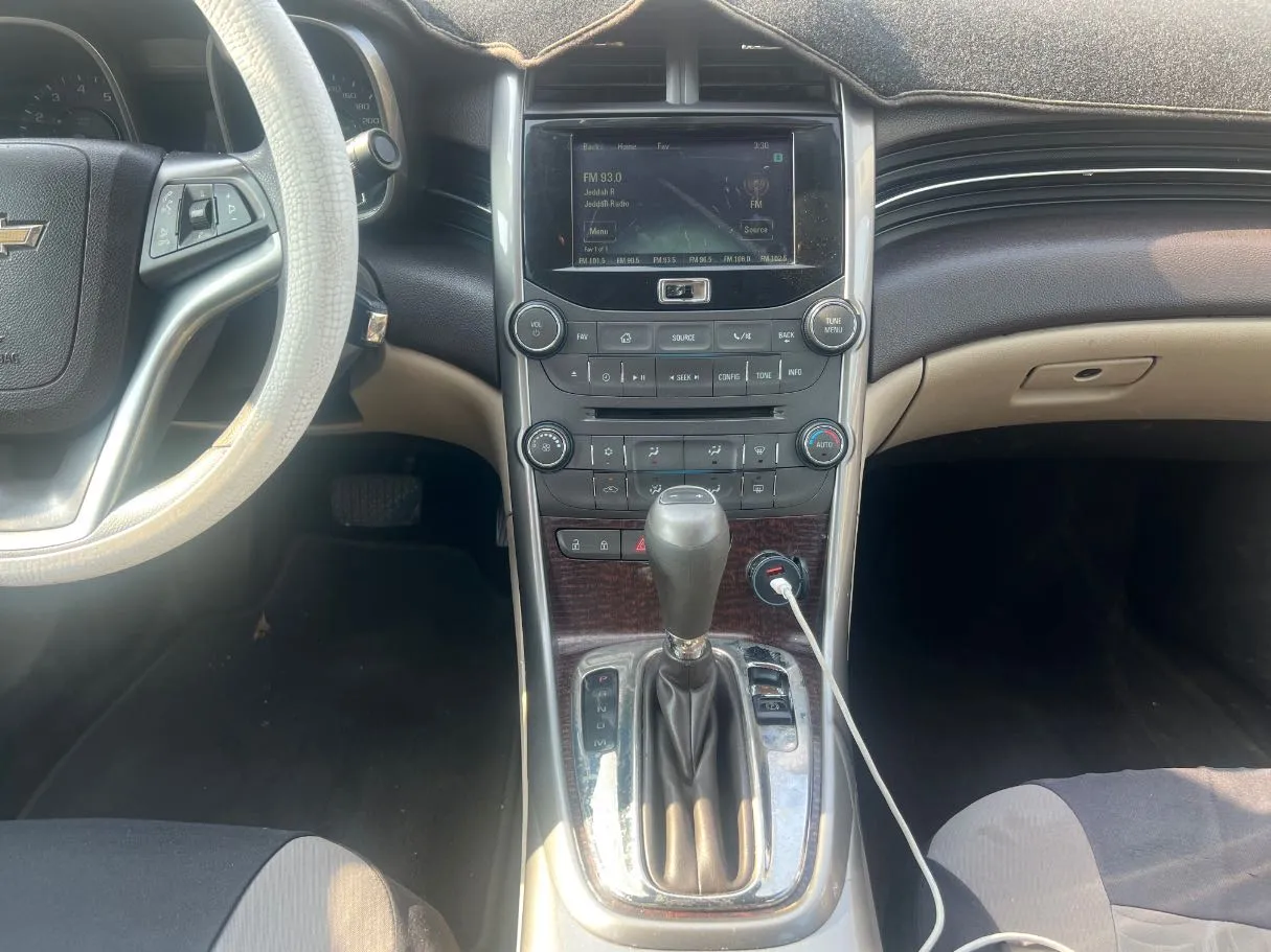 Car image 16