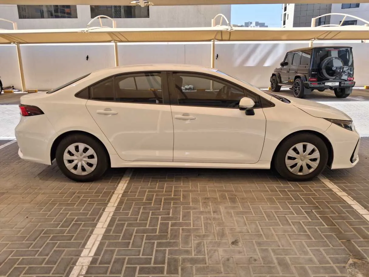 Car image 8