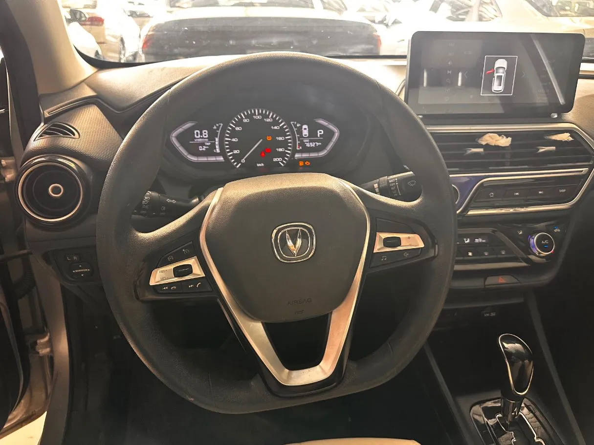 Car image 11