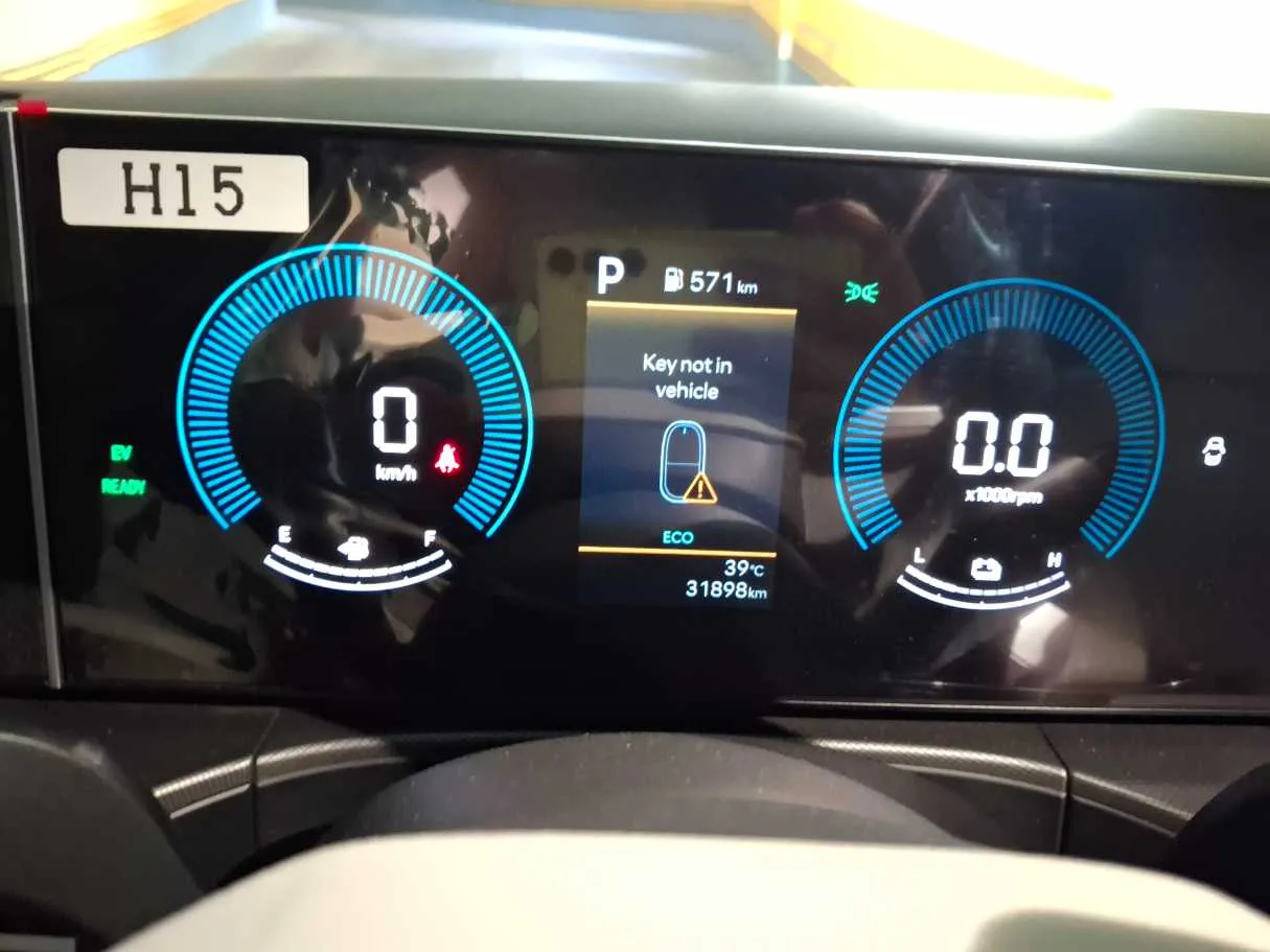 Car image 18