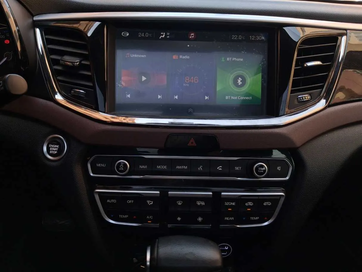 Car image 26