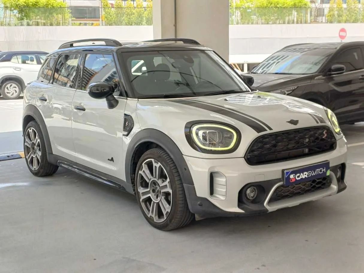 Car image 3