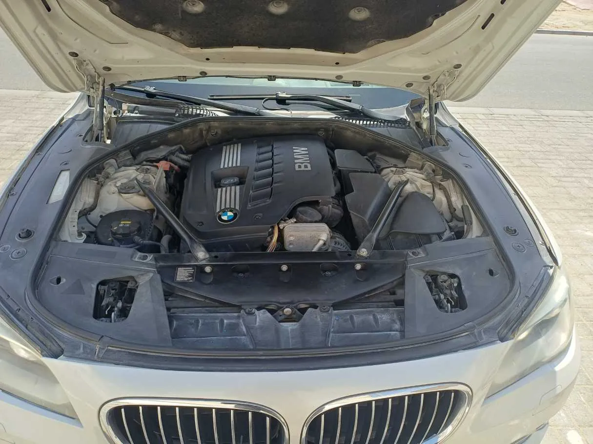 Car image 27