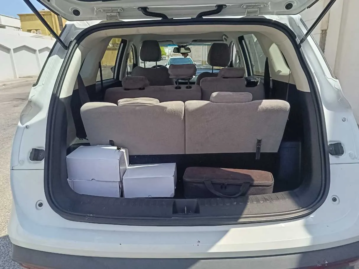 Car image 27