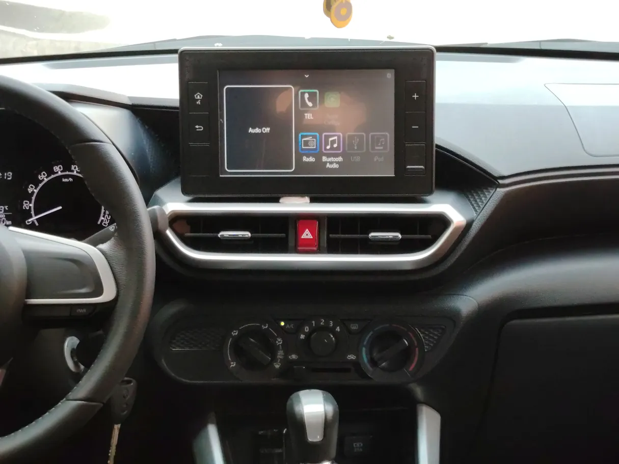 Car image 20