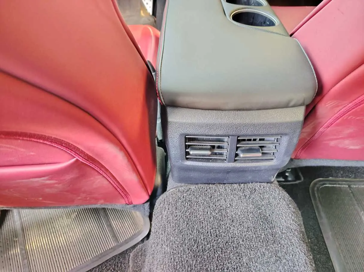 Car image 37