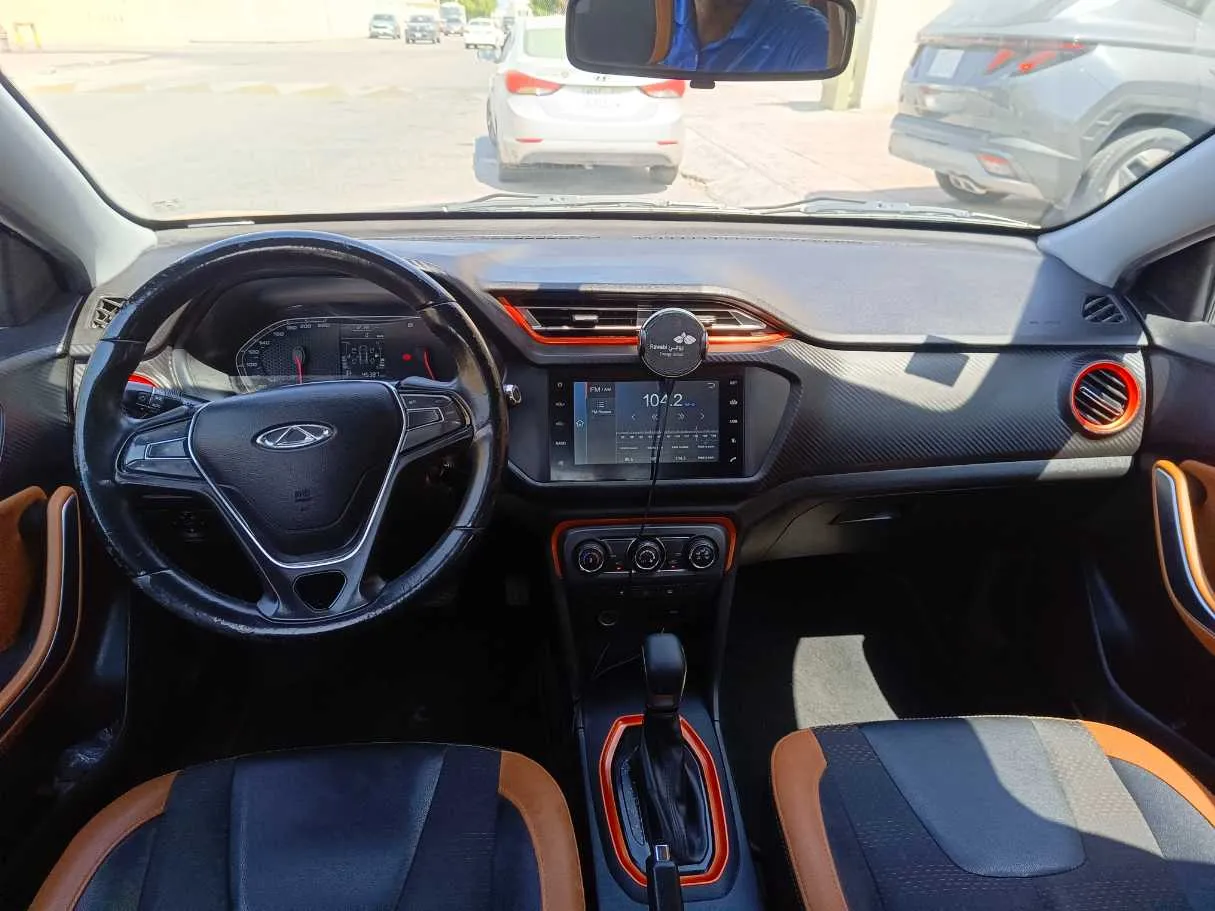Car image 18