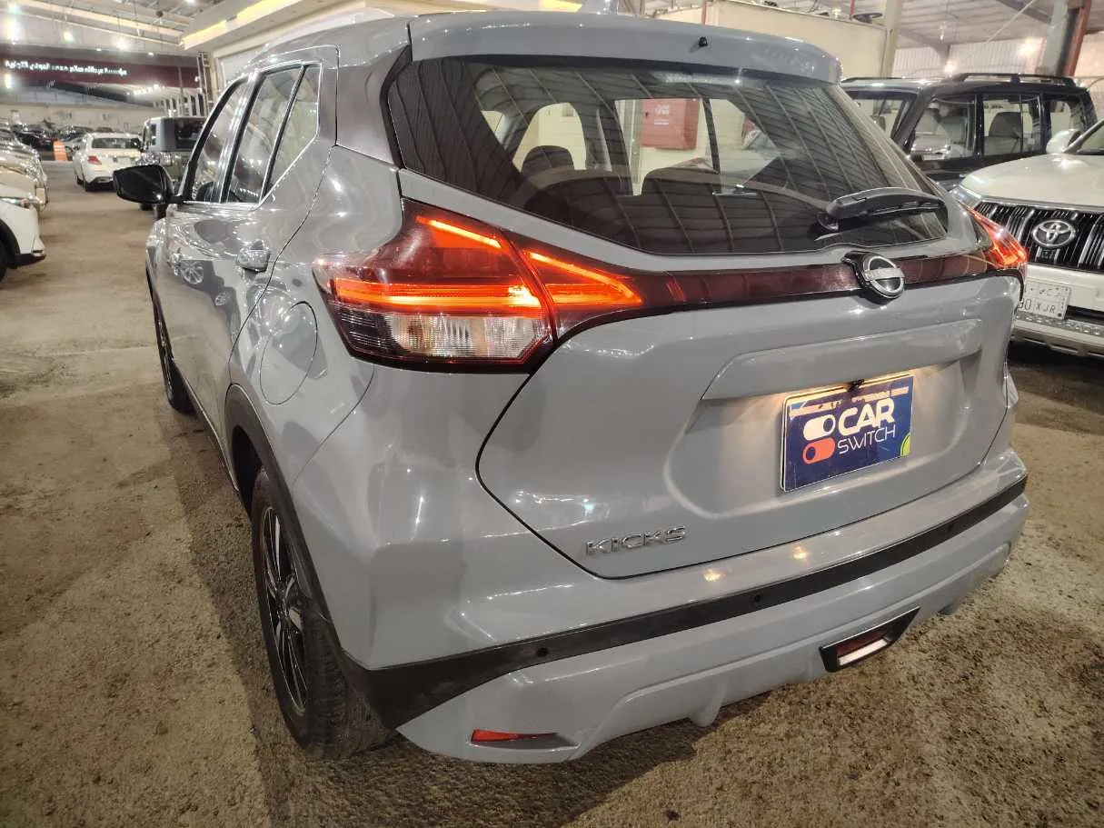Car image 7