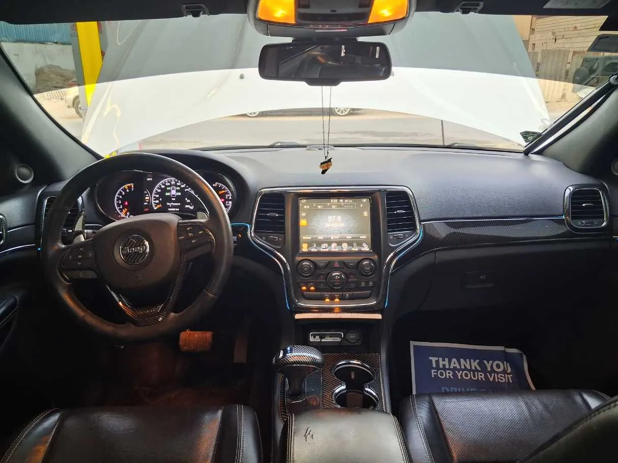 Car image 15