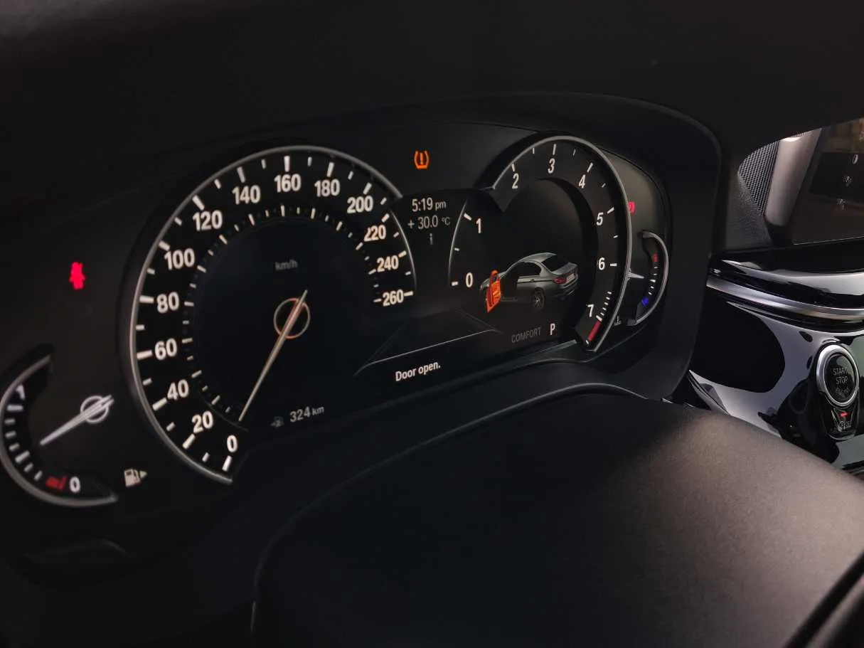 Car image 20