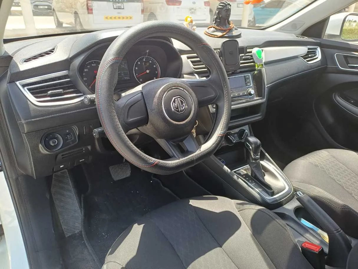 Car image 11