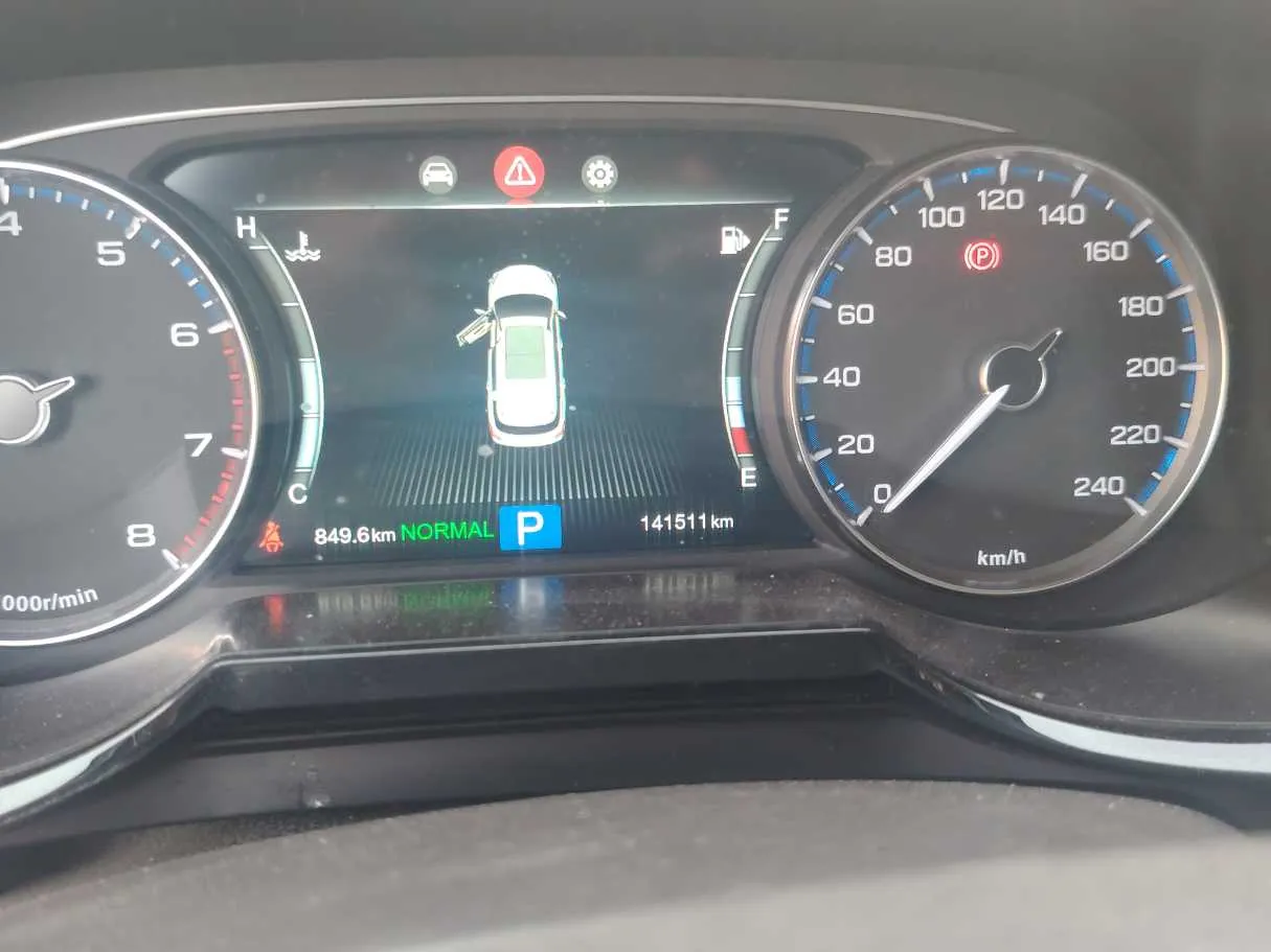 Car image 25