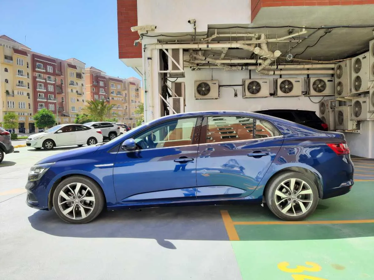 Car image 8