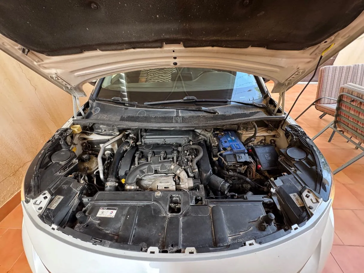 Car image 27