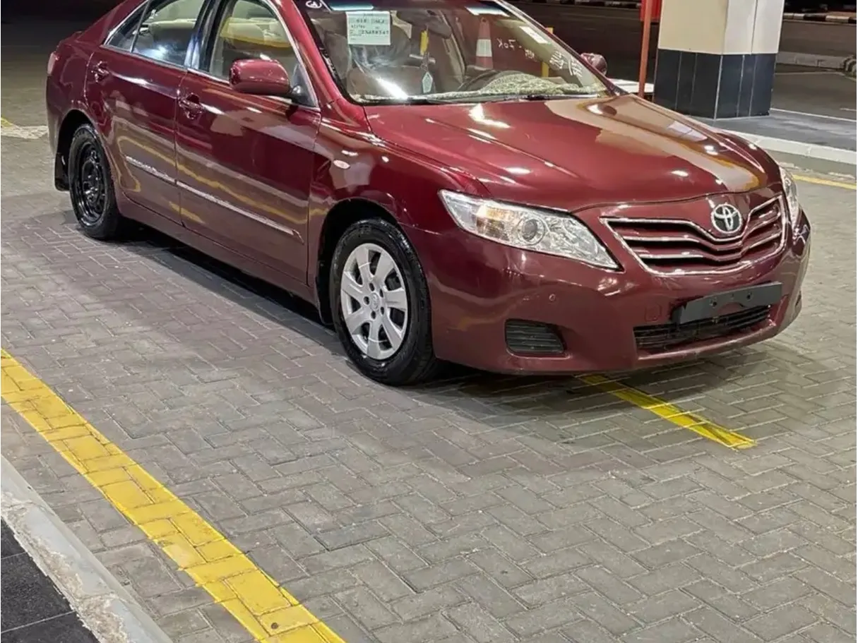 Car image 2
