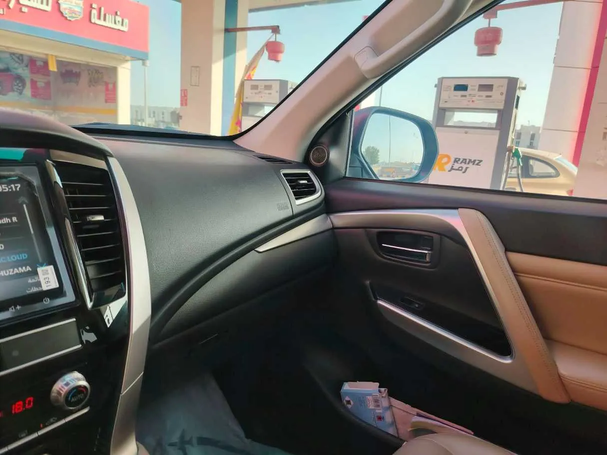 Car image 27