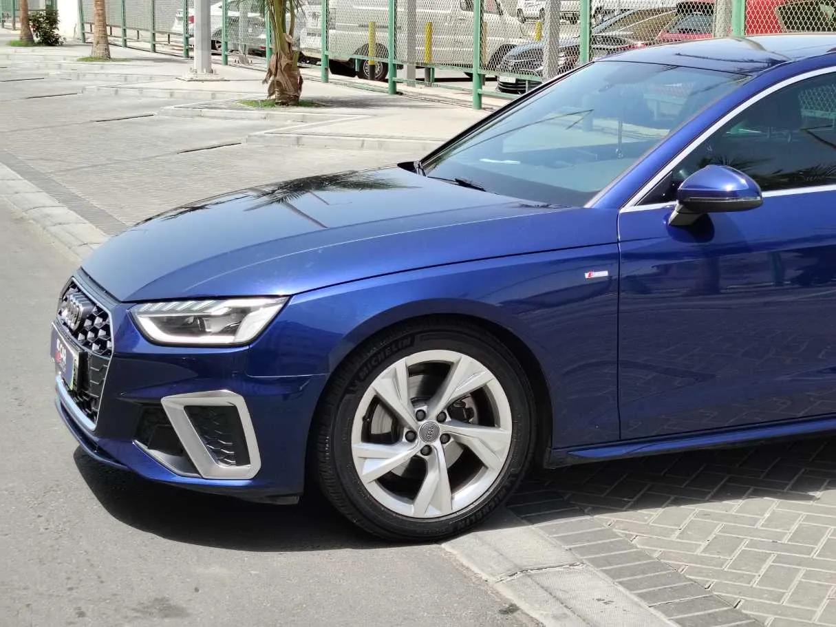 Car image 9