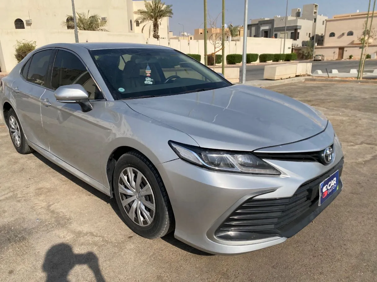 Car image 3