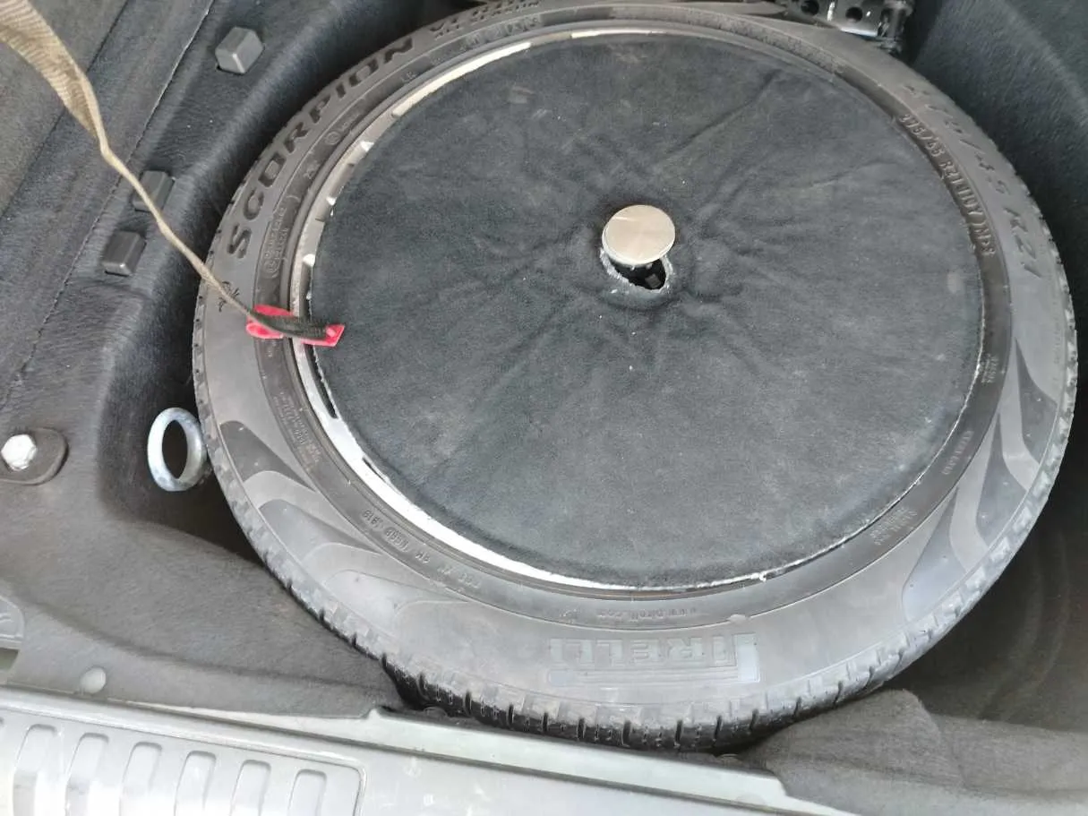 Car image 46