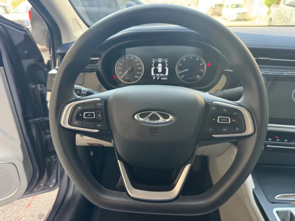Car image 17