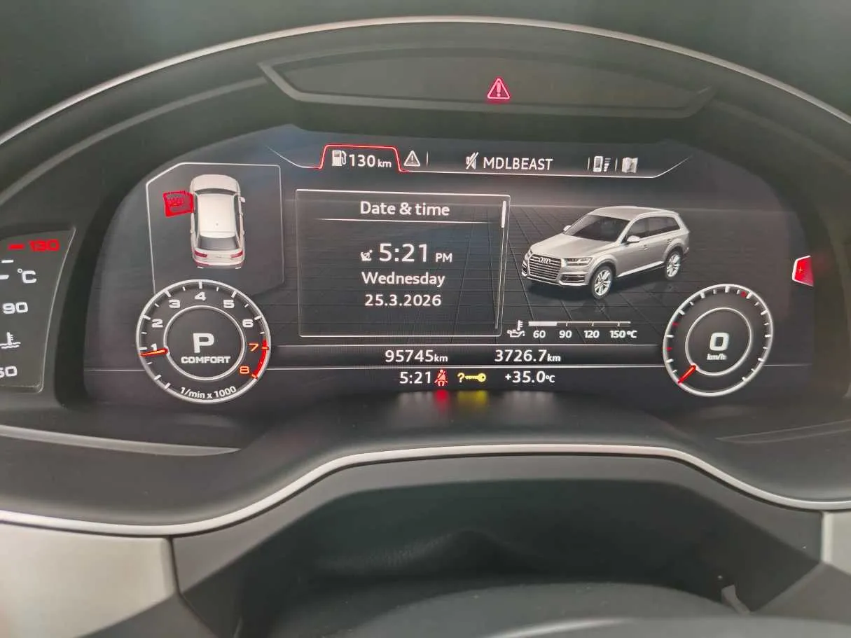 Car image 28