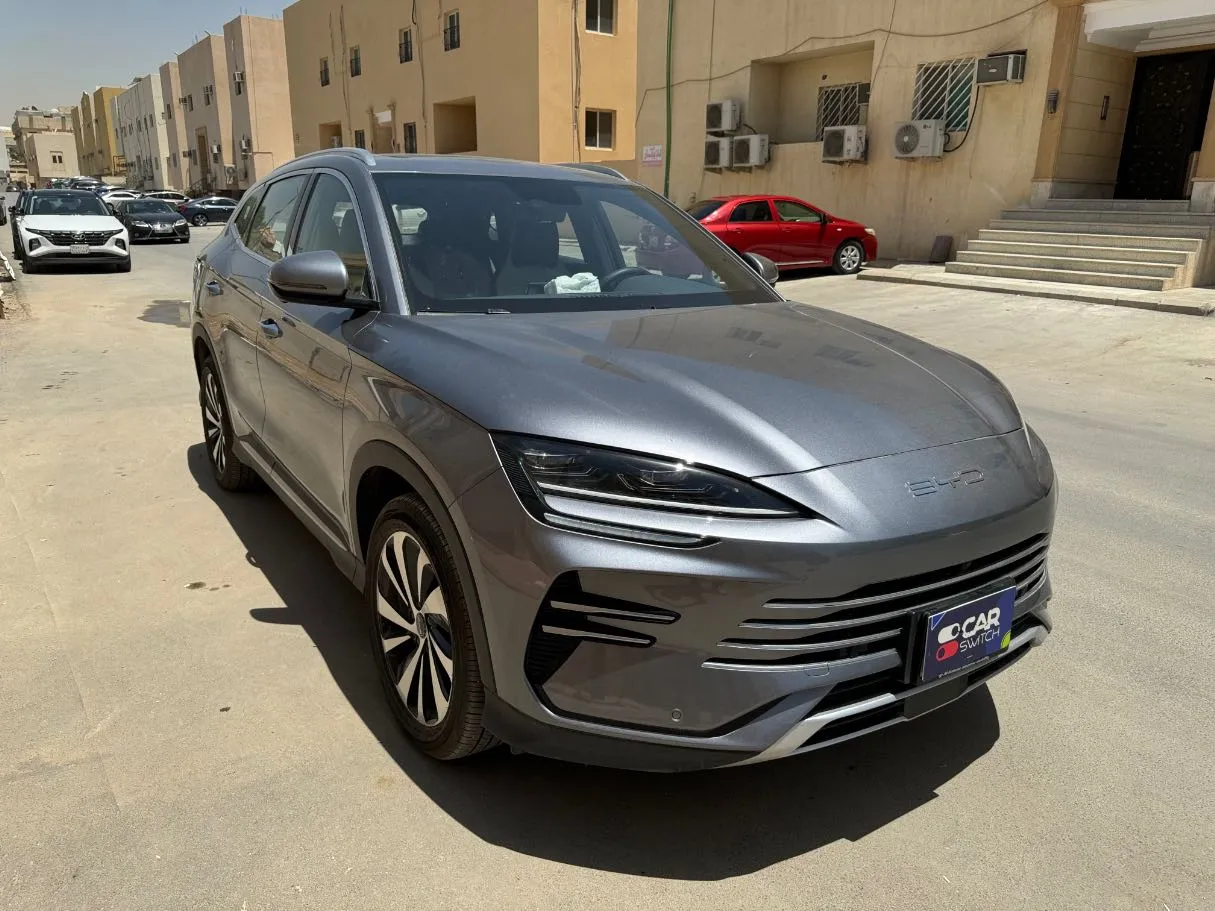 Car image 3