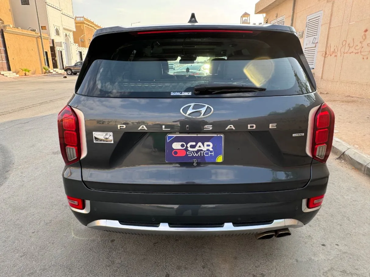 Car image 6