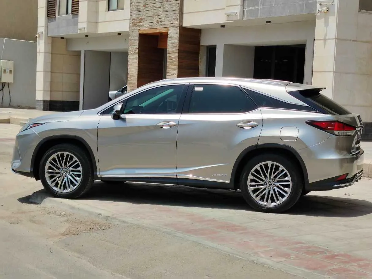 Car image 8