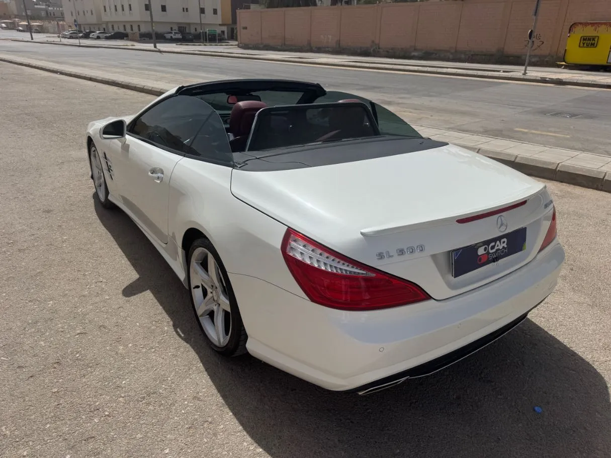 Car image 9