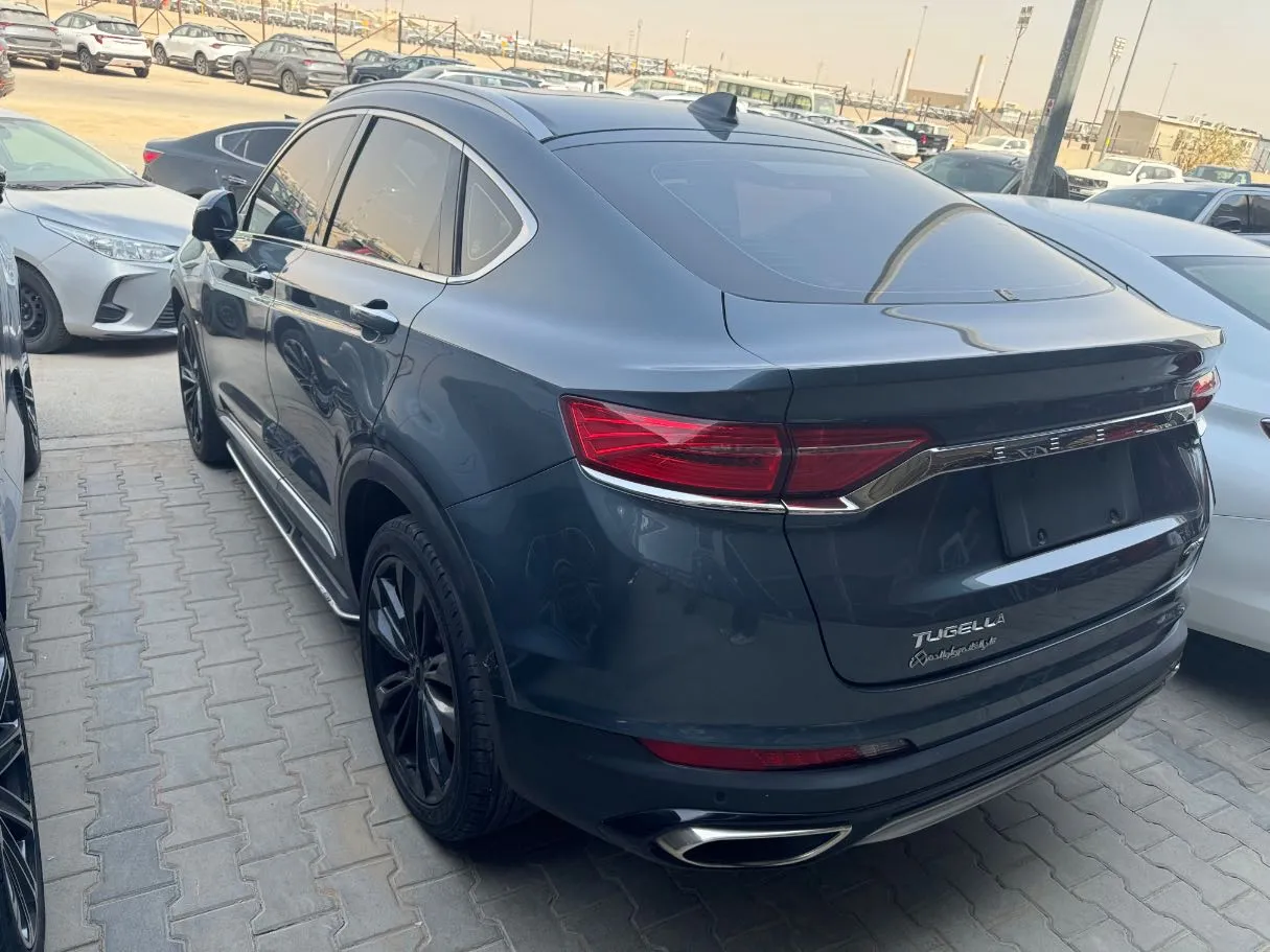 Car image 6