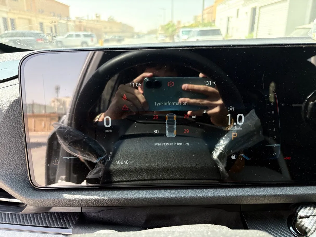 Car image 23