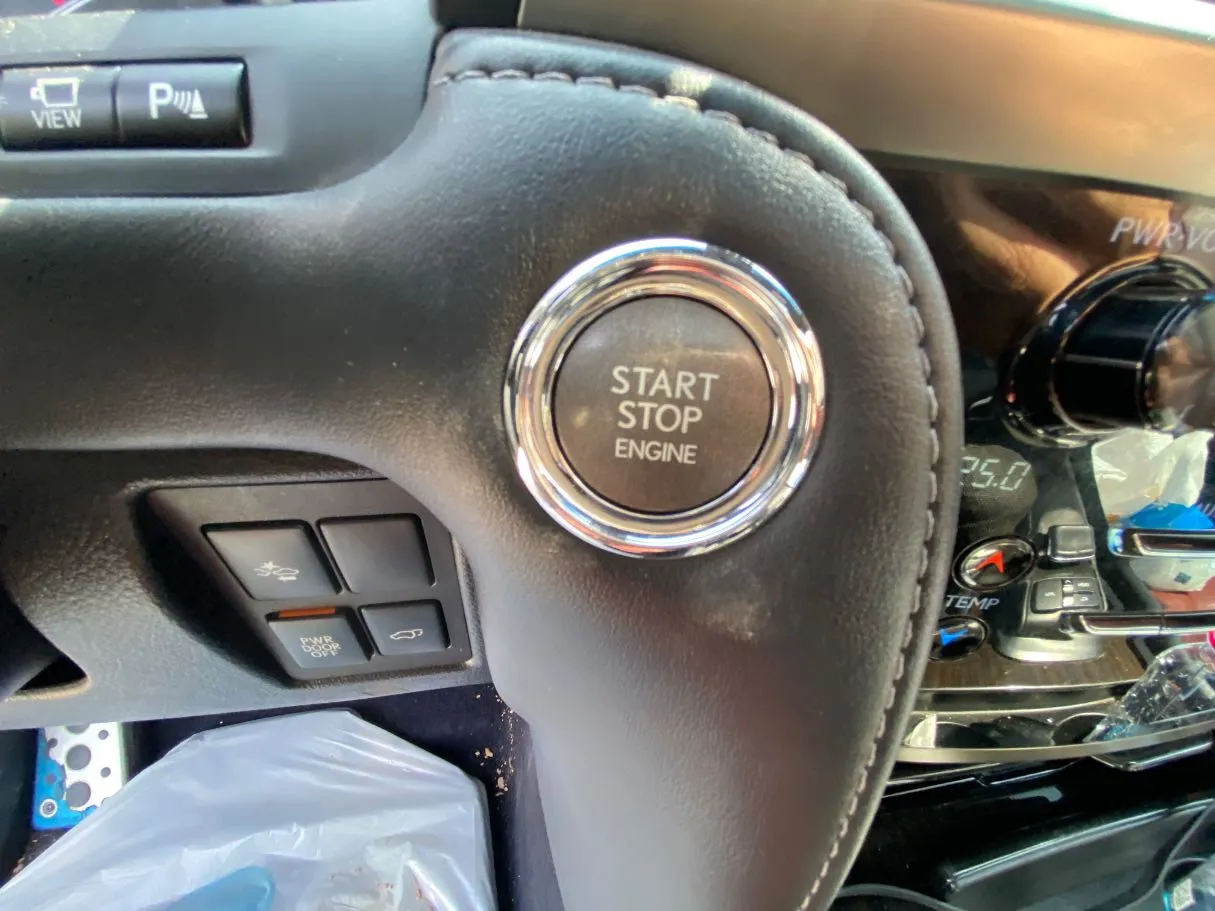 Car image 27