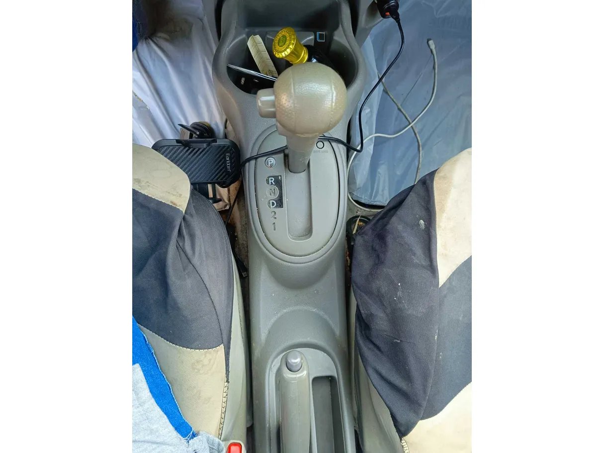 Car image 19