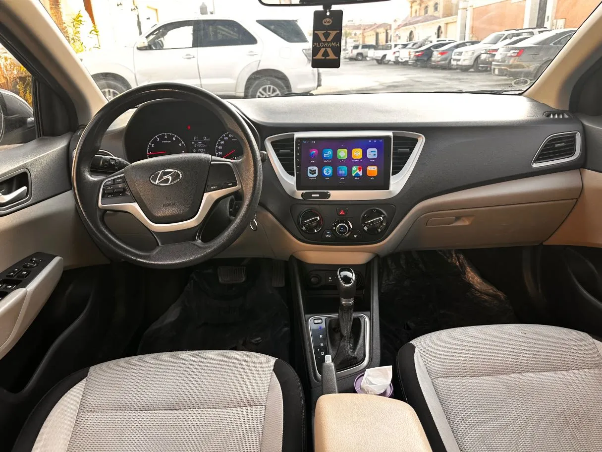 Car image 16